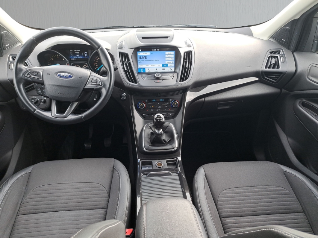Fahrzeugabbildung Ford Kuga Titanium SHZ PDCv+h Temp Navi Klima Color