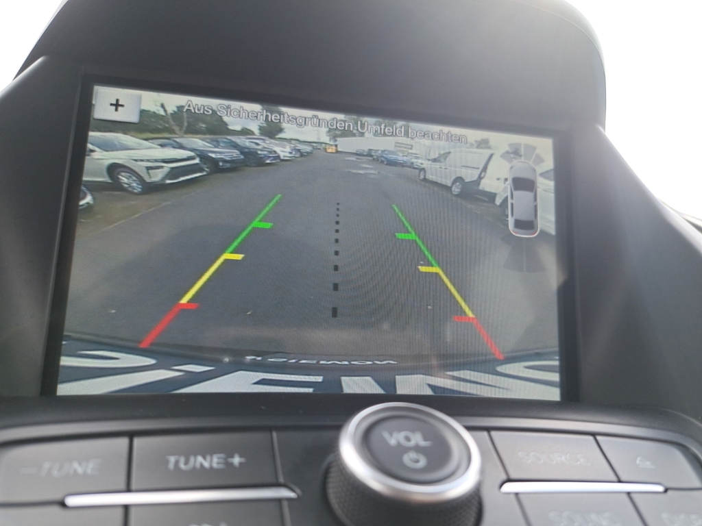 Fahrzeugabbildung Ford Kuga Titanium SHZ PDCv+h Temp Navi Klima Color