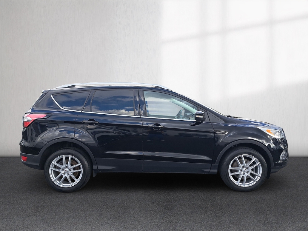 Fahrzeugabbildung Ford Kuga Titanium SHZ PDCv+h Temp Navi Klima Color