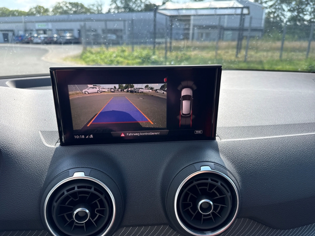 Fahrzeugabbildung Audi SQ2 2.0 TFSI quattro R-Kam LED Temp PDC SHZ