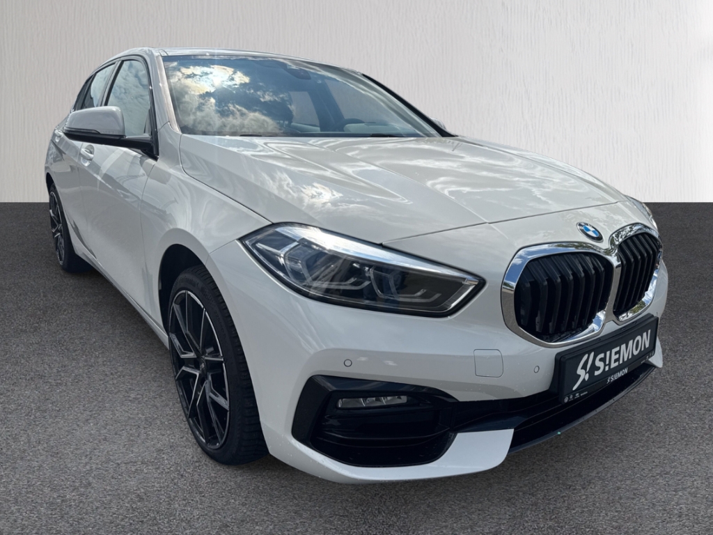 Fahrzeugabbildung BMW 118 i SportLine LHZ SHZ LED elHeck Navi CarPlay