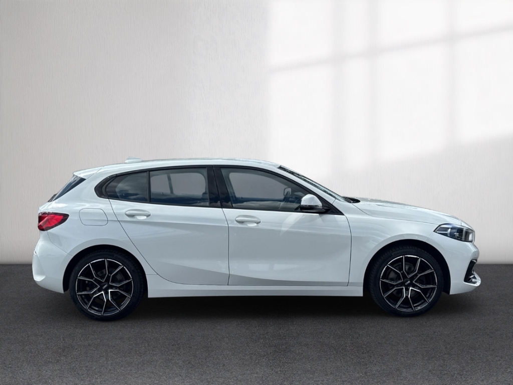 Fahrzeugabbildung BMW 118 i SportLine LHZ SHZ LED elHeck Navi CarPlay