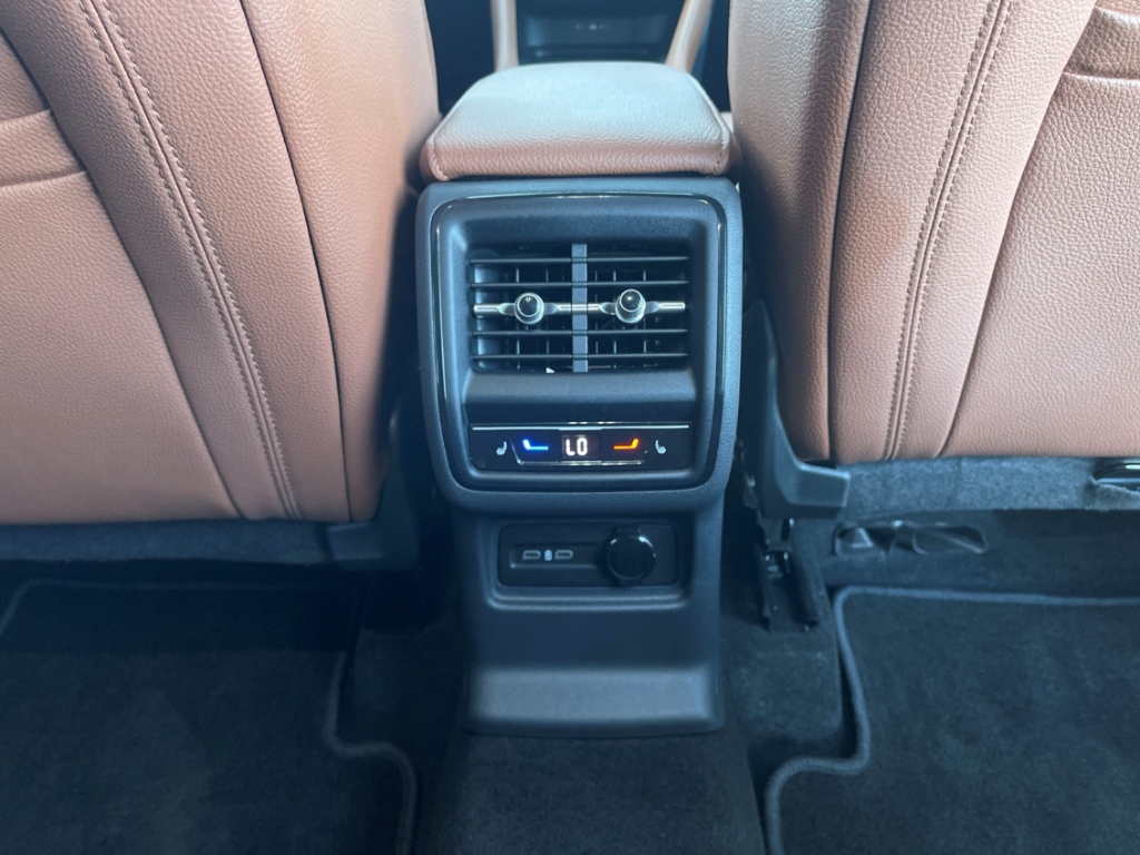 Fahrzeugabbildung SKODA Kodiaq 2.0 TDI DSG Selection AHK Leder LM-20 Winter Kamera