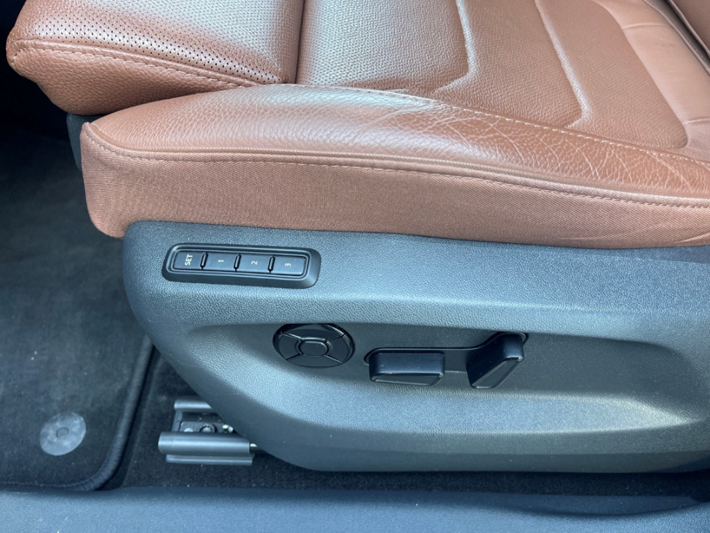 Fahrzeugabbildung SKODA Kodiaq 2.0 TDI DSG Selection AHK Leder LM-20 Winter Kamera