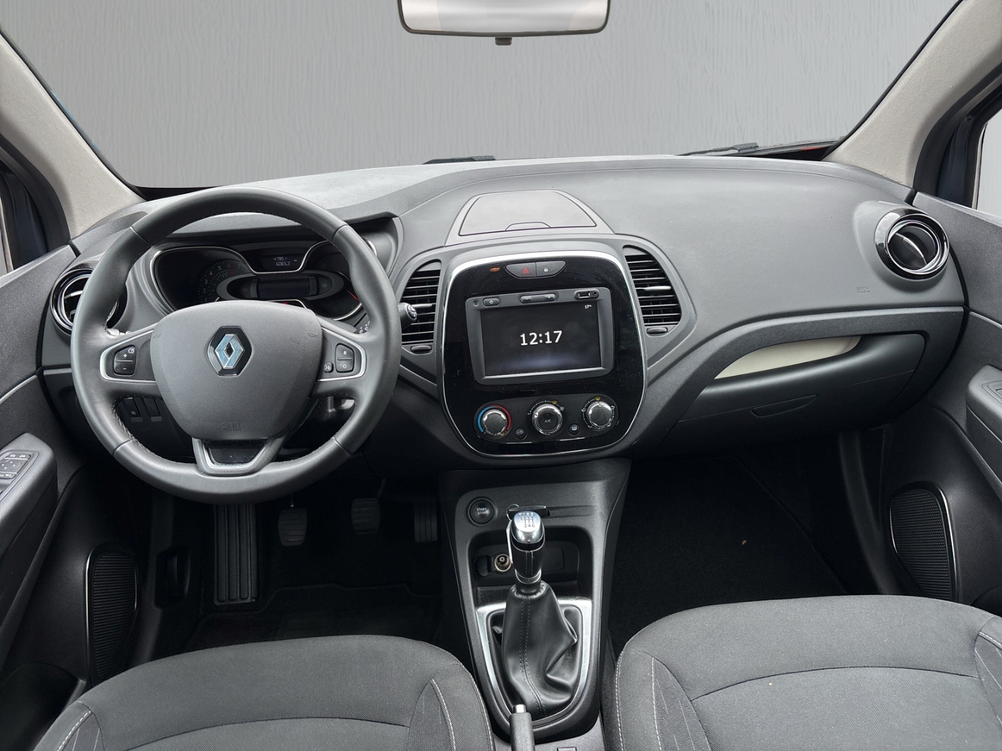 Fahrzeugabbildung Renault Captur Limited 1.3B Temp PDC RFK LMF