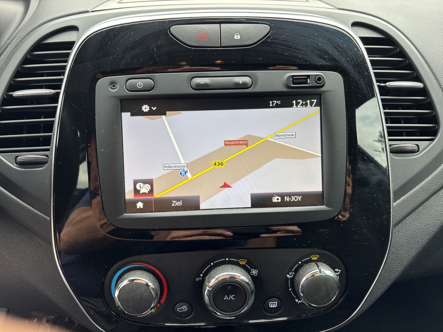 Fahrzeugabbildung Renault Captur Limited 1.3B Temp PDC RFK LMF