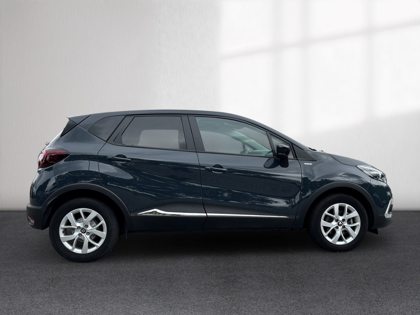 Fahrzeugabbildung Renault Captur Limited 1.3B Temp PDC RFK LMF