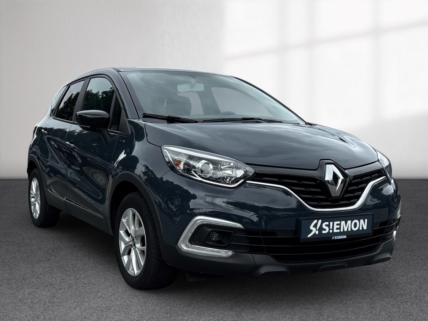 Fahrzeugabbildung Renault Captur Limited 1.3B Temp PDC RFK LMF