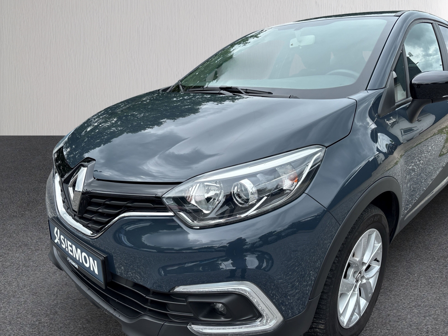 Fahrzeugabbildung Renault Captur Limited 1.3B Temp PDC RFK LMF