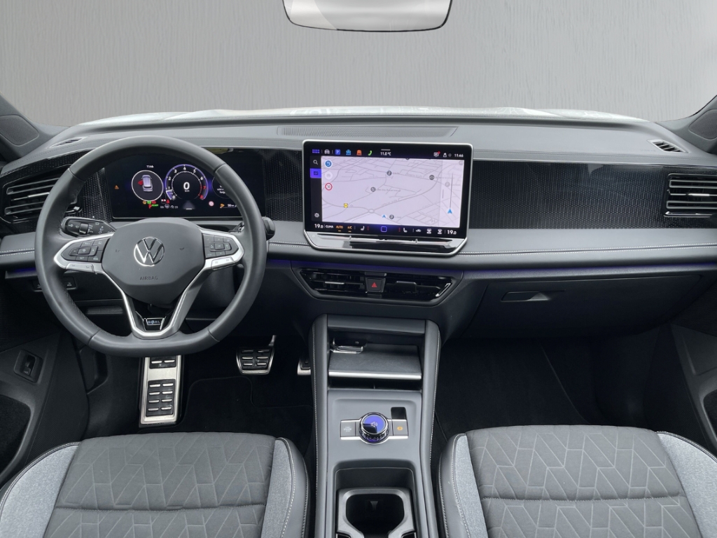 Fahrzeugabbildung Volkswagen Tiguan 1.5 eTSI DSG Goal IQ.Light AHK SHZ PDC Klima R-Kam FrontAs