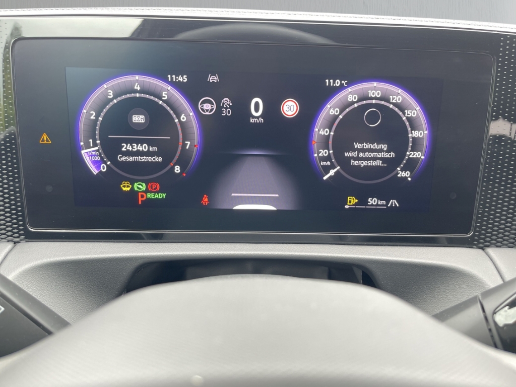 Fahrzeugabbildung Volkswagen Tiguan 1.5 eTSI DSG Goal IQ.Light AHK SHZ PDC Klima R-Kam FrontAs