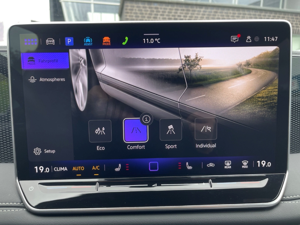 Fahrzeugabbildung Volkswagen Tiguan 1.5 eTSI DSG Goal IQ.Light AHK SHZ PDC Klima R-Kam FrontAs