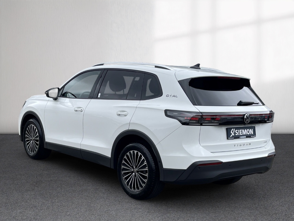 Fahrzeugabbildung Volkswagen Tiguan 1.5 eTSI DSG Goal IQ.Light AHK SHZ PDC Klima R-Kam FrontAs