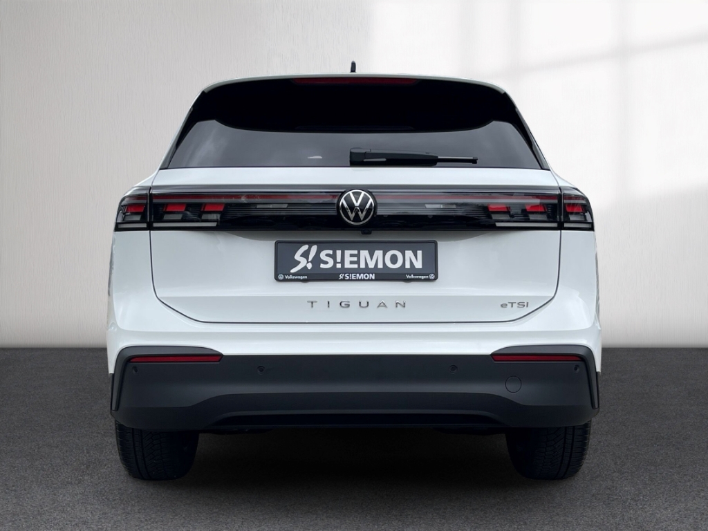 Fahrzeugabbildung Volkswagen Tiguan 1.5 eTSI DSG Goal IQ.Light AHK SHZ PDC Klima R-Kam FrontAs