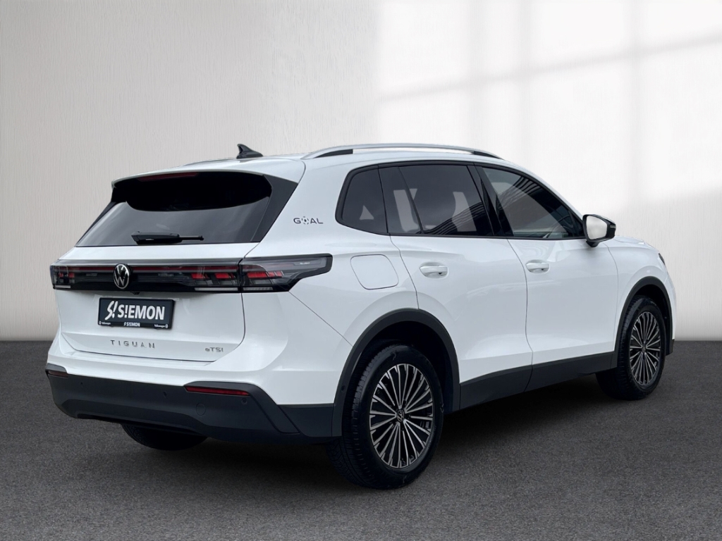 Fahrzeugabbildung Volkswagen Tiguan 1.5 eTSI DSG Goal IQ.Light AHK SHZ PDC Klima R-Kam FrontAs