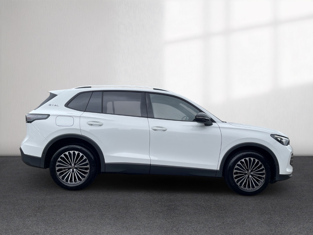 Fahrzeugabbildung Volkswagen Tiguan 1.5 eTSI DSG Goal IQ.Light AHK SHZ PDC Klima R-Kam FrontAs
