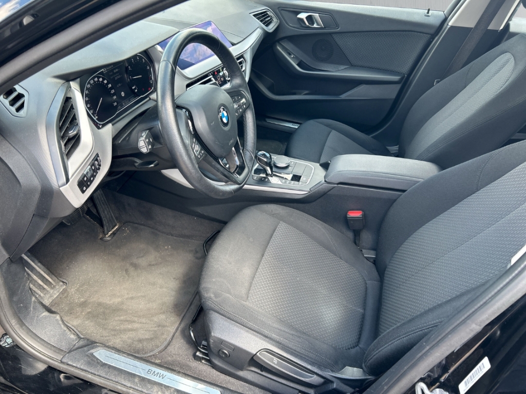 Fahrzeugabbildung BMW 118 i steptronic Advantage Navi Tempo SHZ PDC