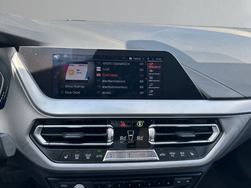 Fahrzeugabbildung BMW 118 i steptronic Advantage Navi Tempo SHZ PDC