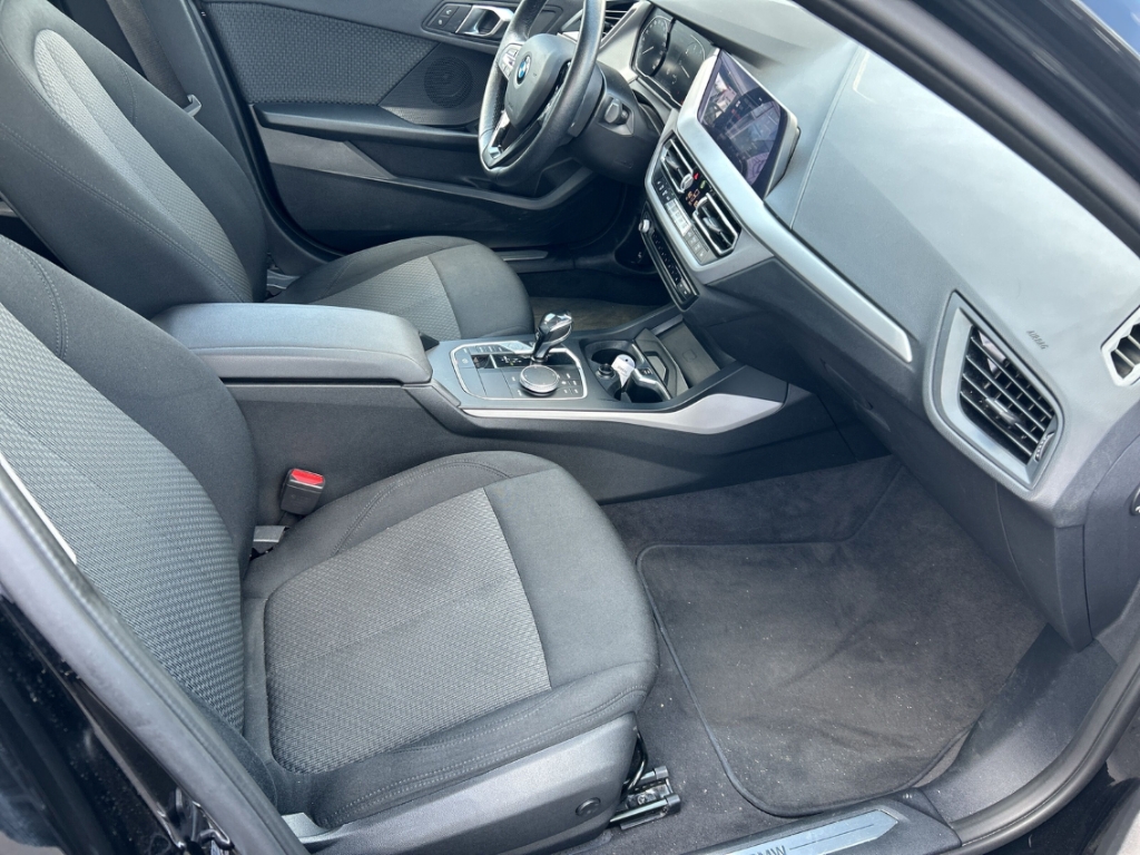 Fahrzeugabbildung BMW 118 i steptronic Advantage Navi Tempo SHZ PDC