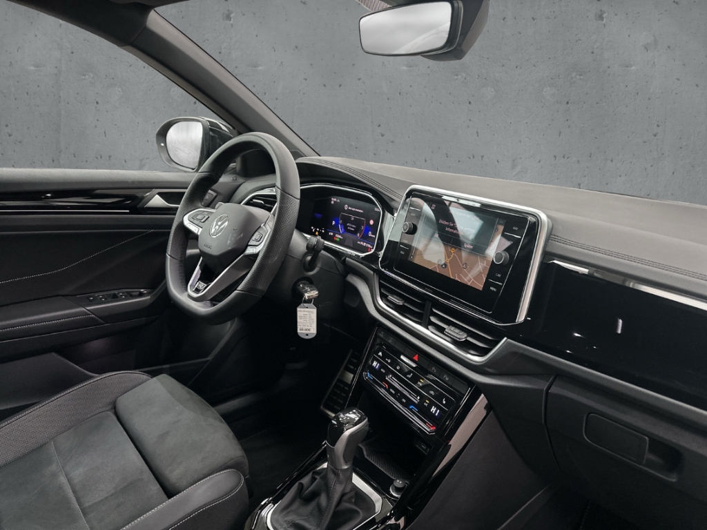 Fahrzeugabbildung Volkswagen T-Roc 1.5 TSI DSG R-Line AHK LED+ Navi ACC R-Kam