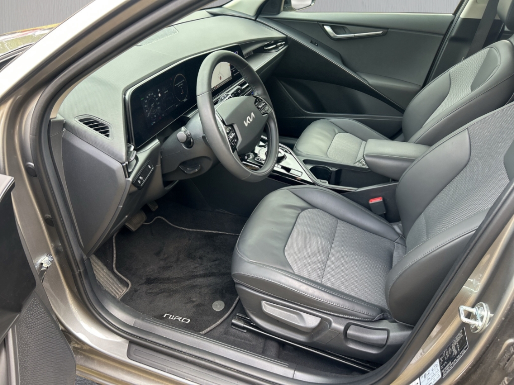 Fahrzeugabbildung Kia Niro e-(64,8 KWh) Vision Navi ACC Apple CarPlay Android Auto Mehrzonenklima