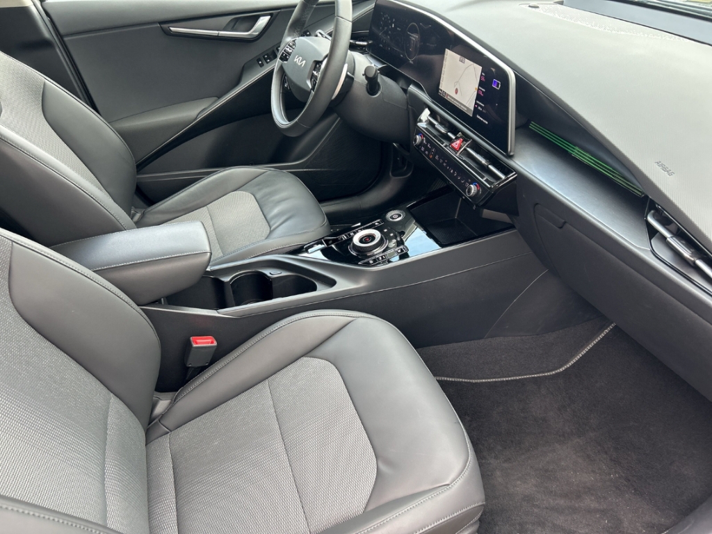 Fahrzeugabbildung Kia Niro e-(64,8 KWh) Vision Navi ACC Apple CarPlay Android Auto Mehrzonenklima