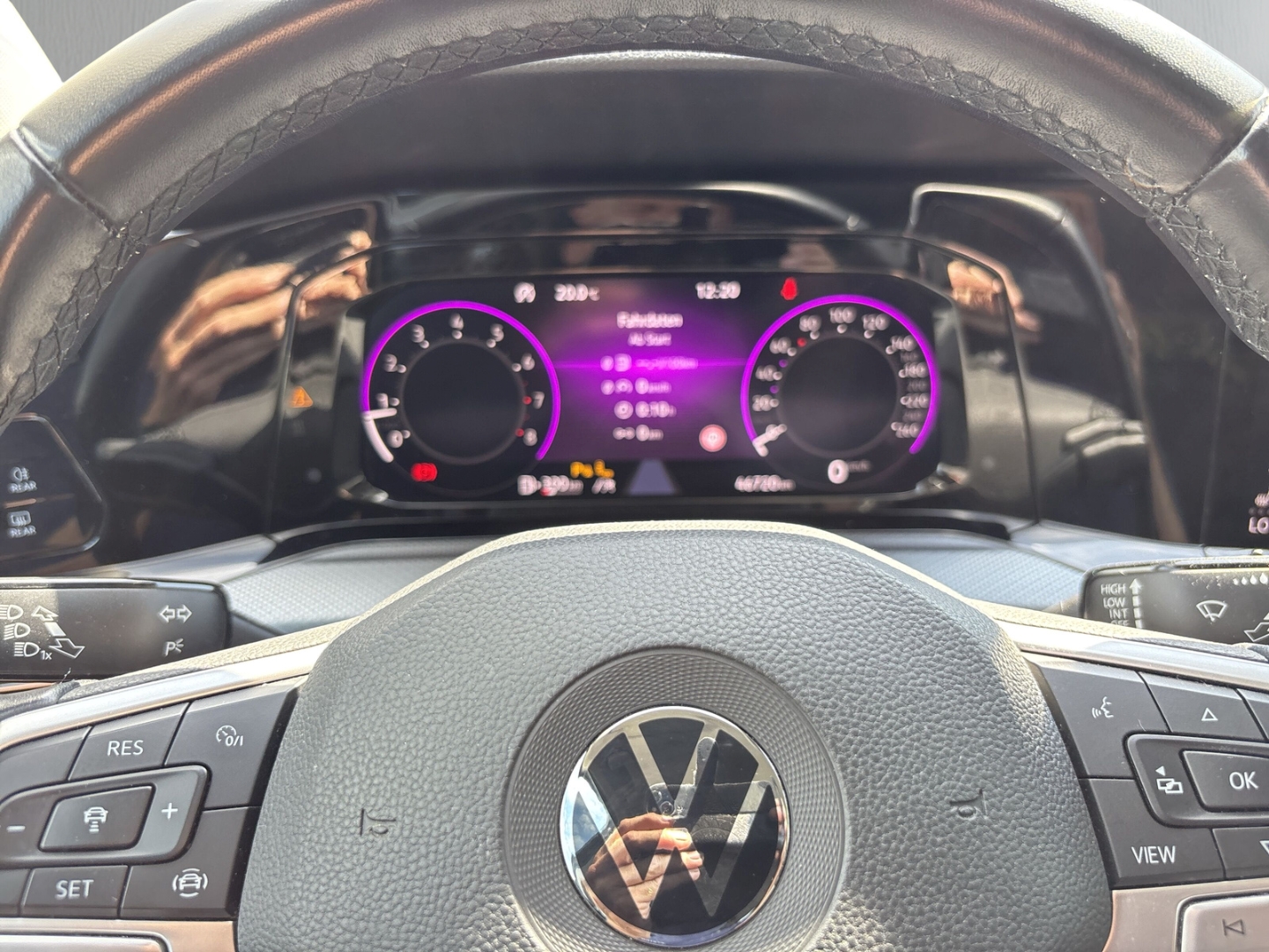 Fahrzeugabbildung Volkswagen Golf 1.5 TSI Active Navi ACC SHZ LHZ SideAss Kam