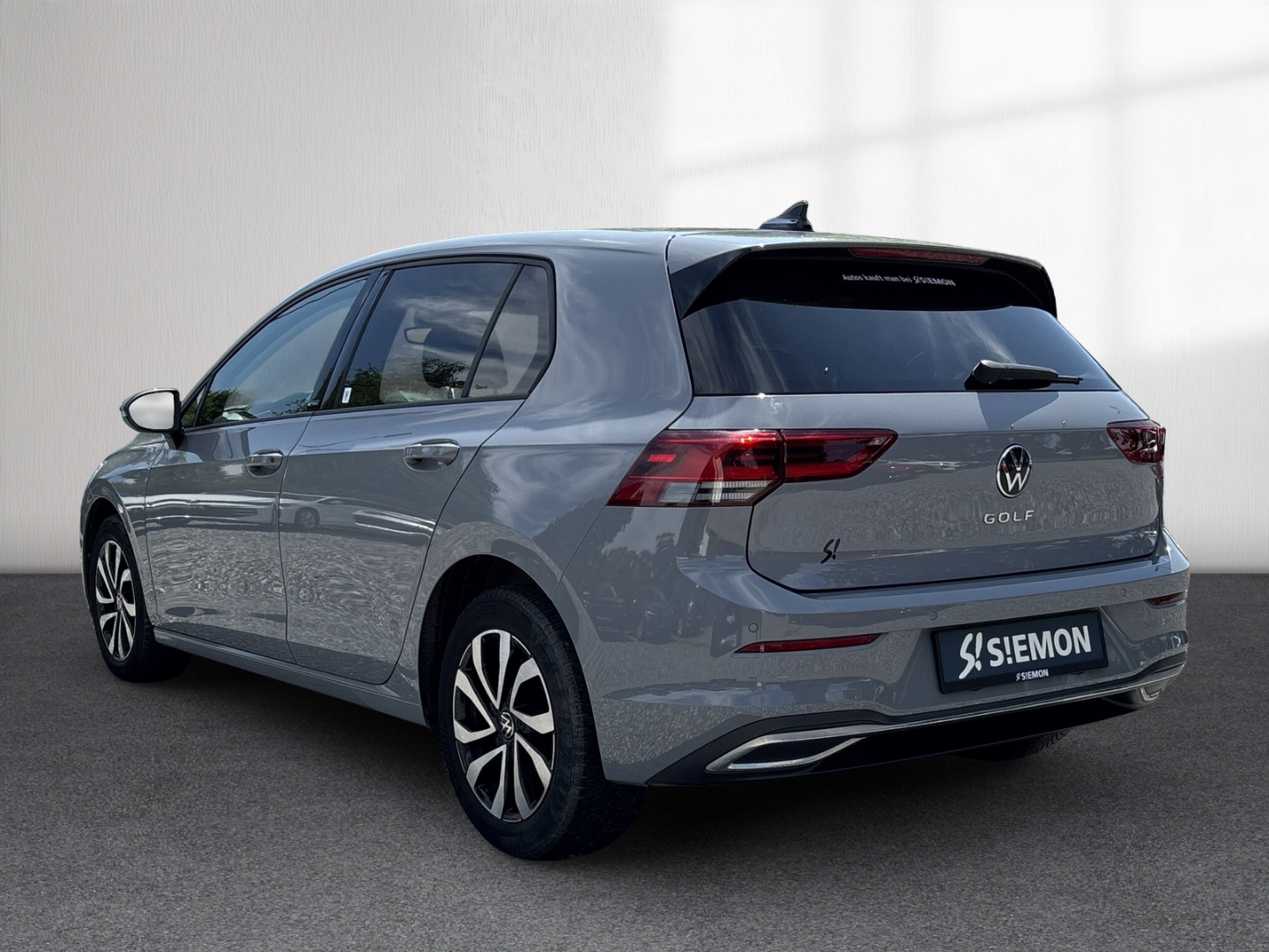 Fahrzeugabbildung Volkswagen Golf 1.5 TSI Active Navi ACC SHZ LHZ SideAss Kam