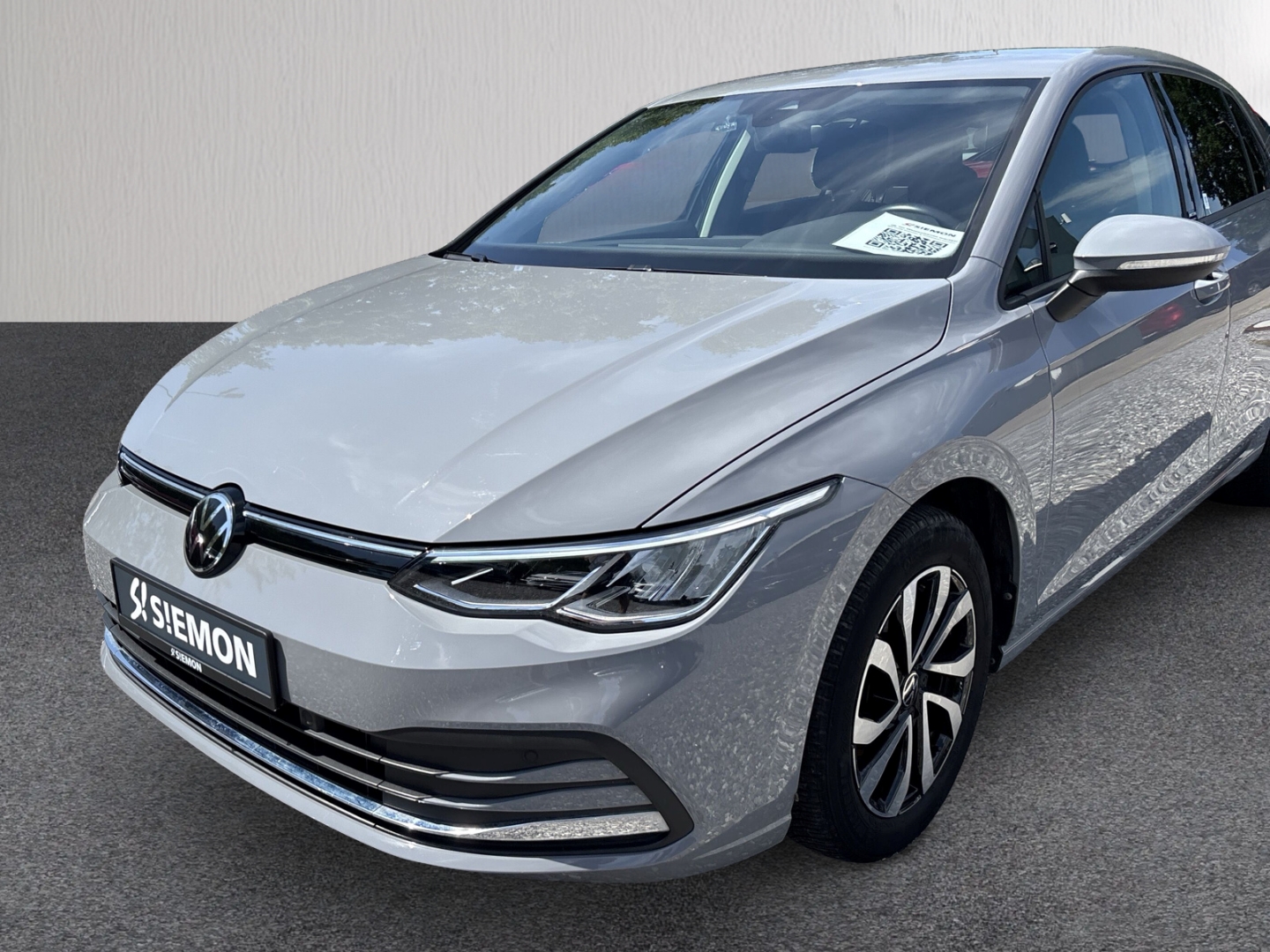 Fahrzeugabbildung Volkswagen Golf 1.5 TSI Active Navi ACC SHZ LHZ SideAss Kam