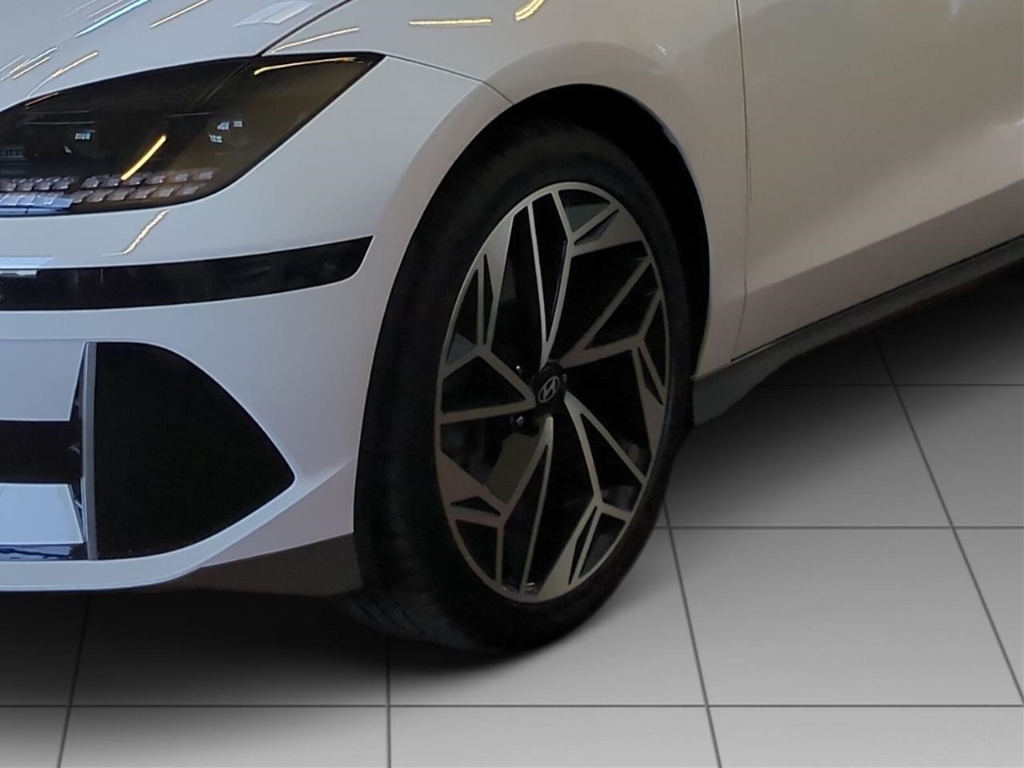 Fahrzeugabbildung Hyundai IONIQ 6 4WD 77,4kWh UNIQ Digi-Spiegel 20LM HUD Navi Digitales Cockpit Memory Sitze