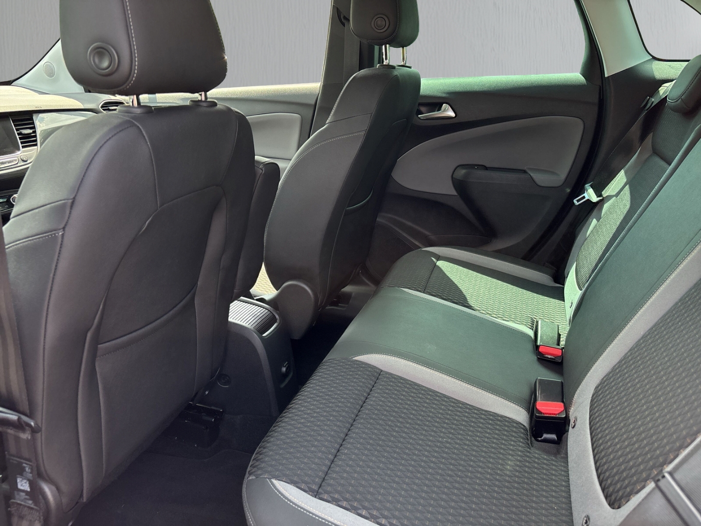 Fahrzeugabbildung Opel Crossland X 1.2 Ultimate ACC PDC HeadUp Navi SHZ