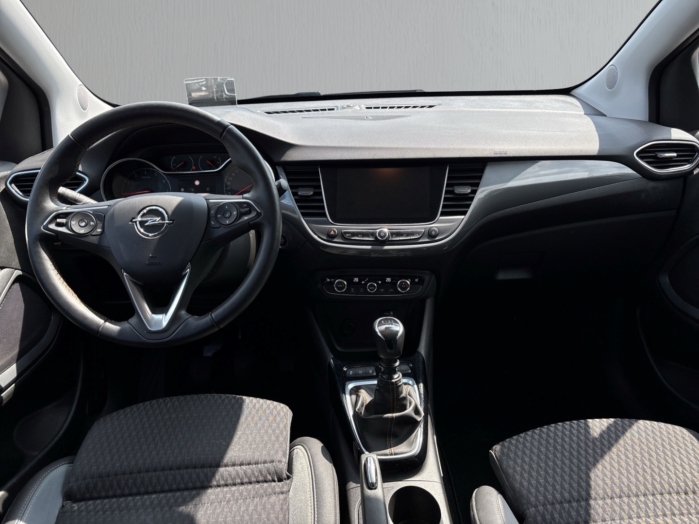 Fahrzeugabbildung Opel Crossland X 1.2 Ultimate ACC PDC HeadUp Navi SHZ
