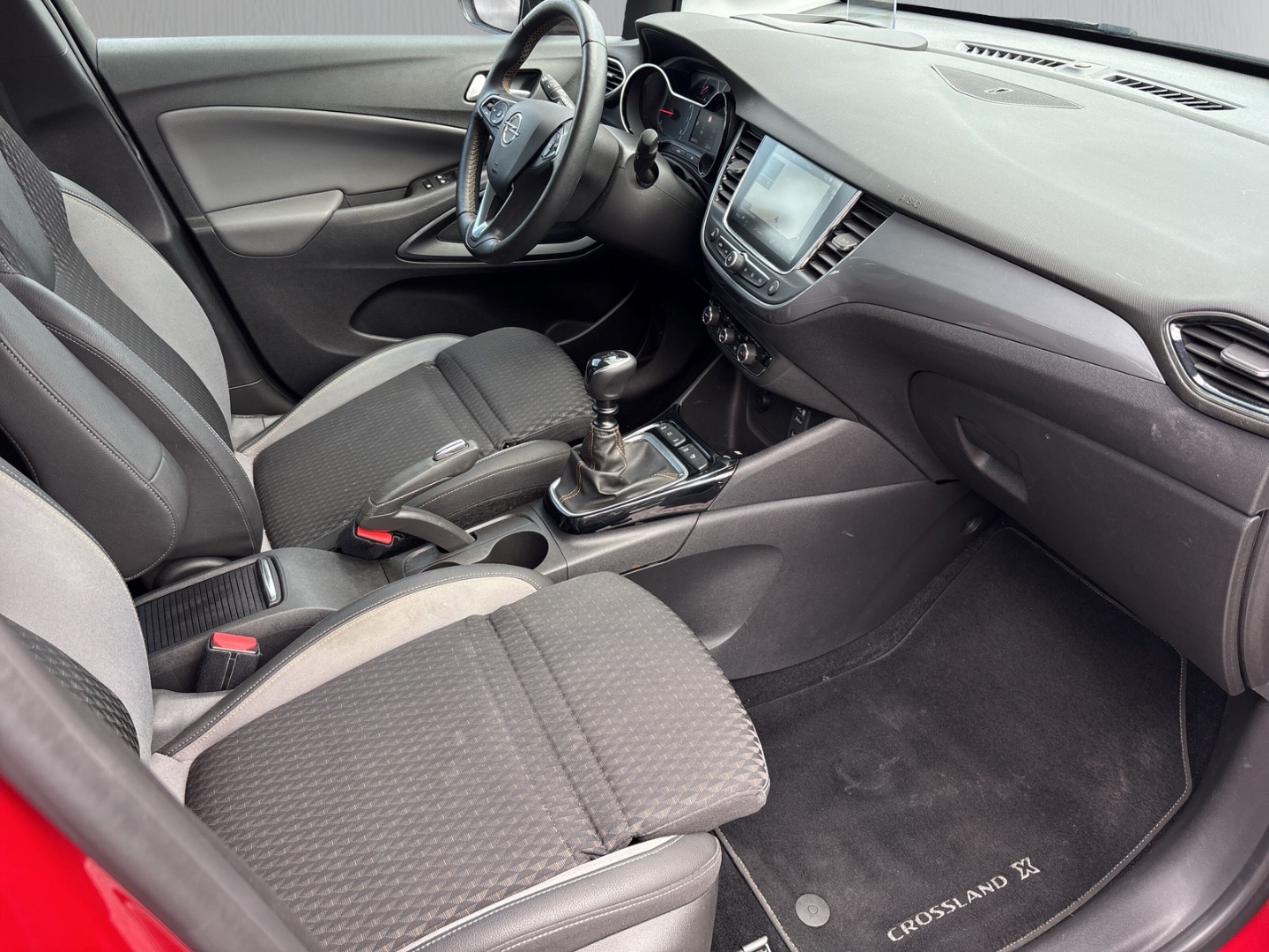 Fahrzeugabbildung Opel Crossland X 1.2 Ultimate ACC PDC HeadUp Navi SHZ