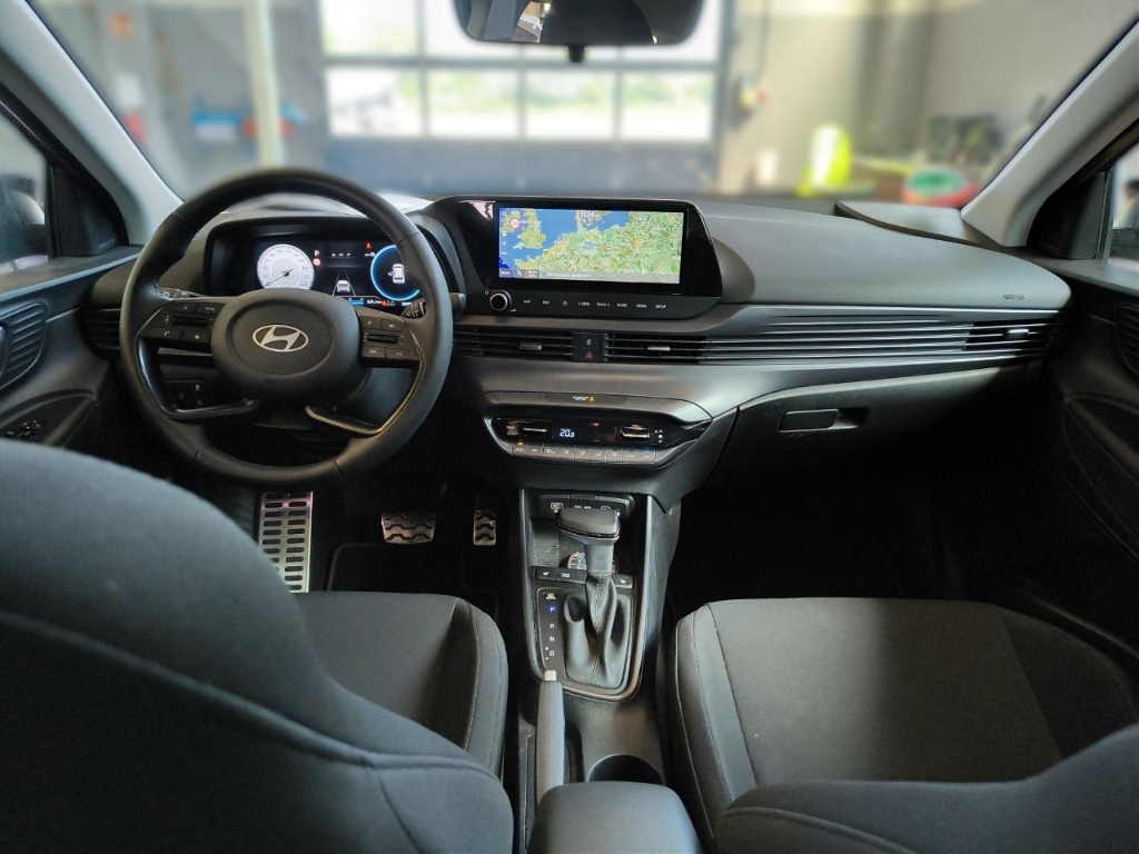 Fahrzeugabbildung Hyundai BAYON FL 1.0 T-GDI DCT MY25 Trend Komfortpaket Navi Digitales Cockpit LED Apple CarPlay