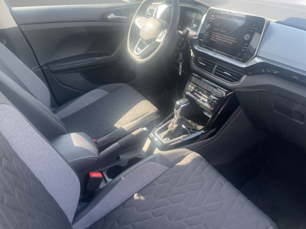 Fahrzeugabbildung Volkswagen T-Cross 1.0 TSI DSG ENERGY LED AHK GJR NAVI KAMERA