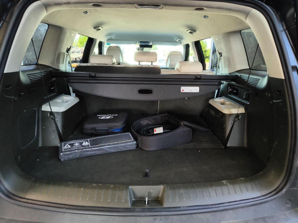 Fahrzeugabbildung Hyundai SANTA FE PHEV MY25 1.6 AT 4WD Signature Komf-P. 7-Sitz Dig-KEY Navi Leder Digitales Cockpit
