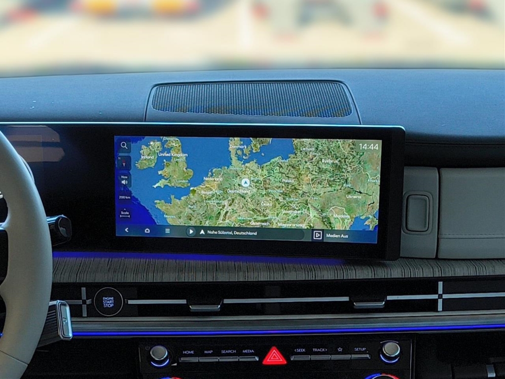 Fahrzeugabbildung Hyundai SANTA FE PHEV MY25 1.6 AT 4WD Signature Komf-P. 7-Sitz Dig-KEY Navi Leder Digitales Cockpit