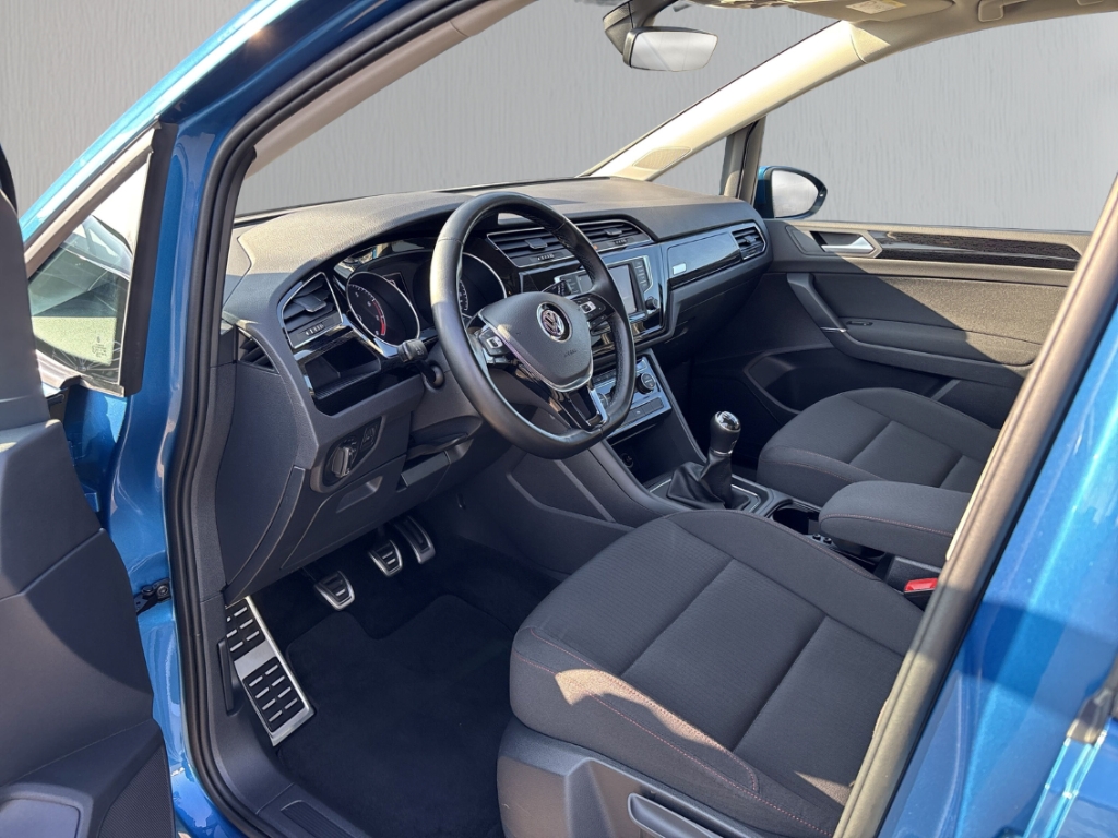 Fahrzeugabbildung Volkswagen Touran Sound BMT Start-Stopp 1,2L TSI 7 Sitzer