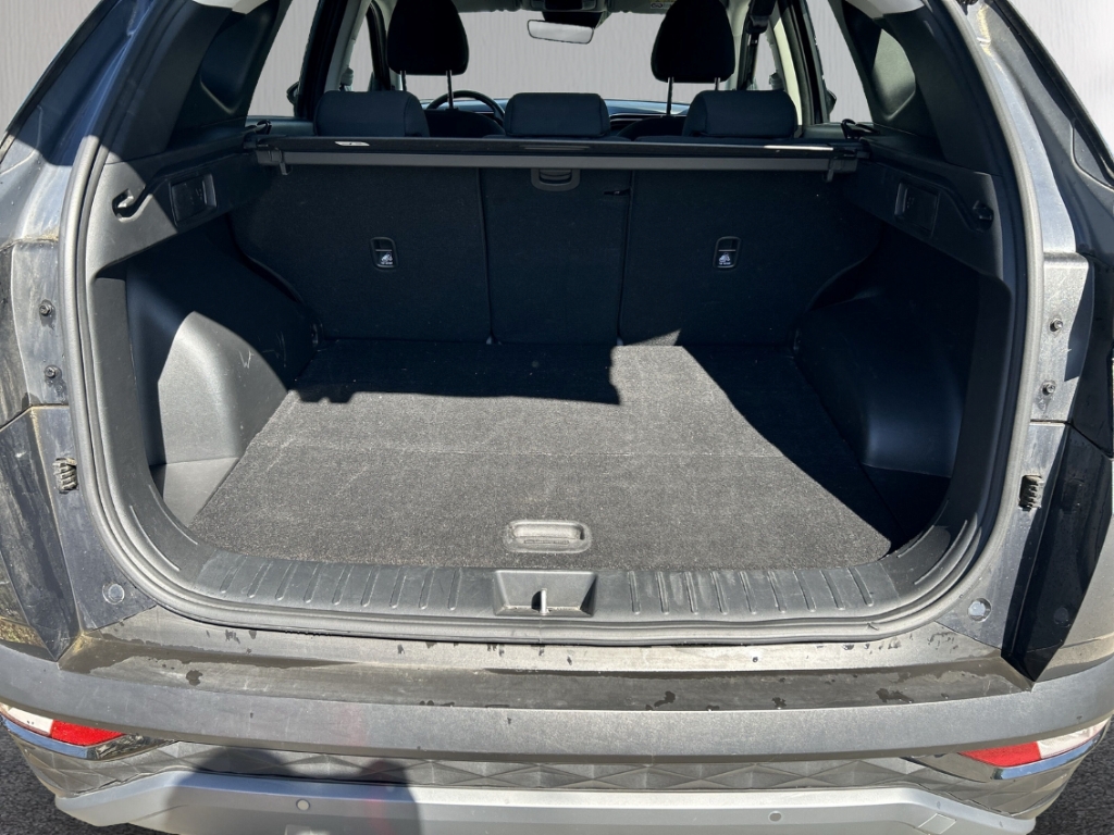 Fahrzeugabbildung Hyundai TUCSON HEV 1.6 T-GDi 6AT 4WD Trend Assist-P. el.Heckklappe Navi Digitales Cockpit