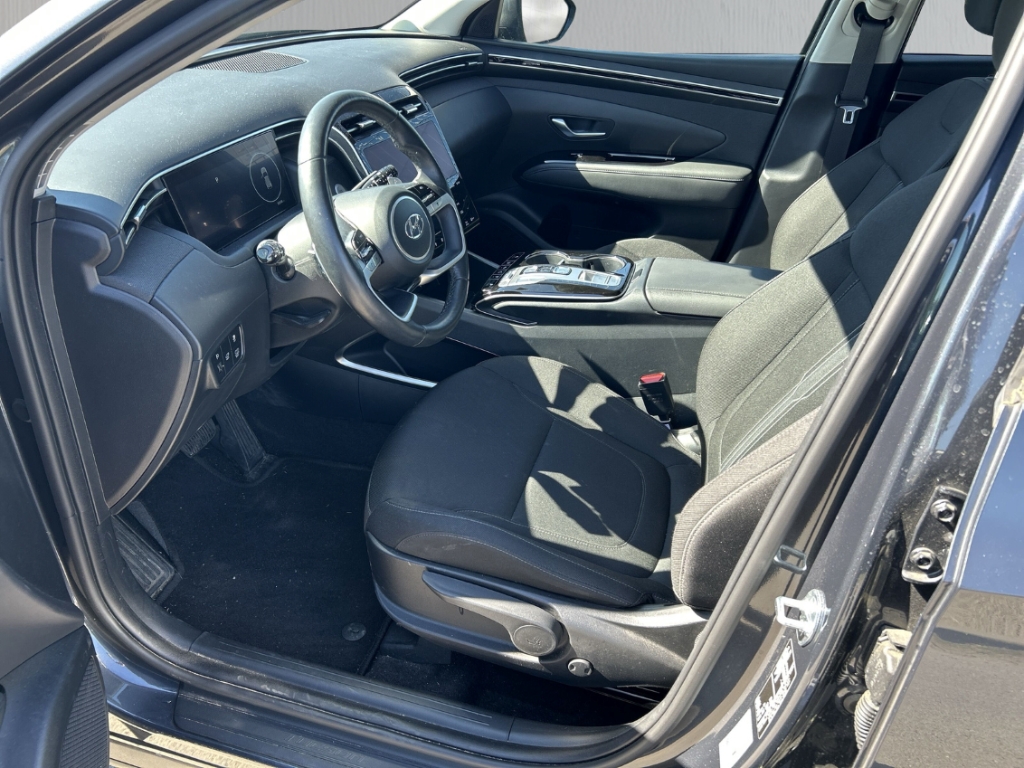 Fahrzeugabbildung Hyundai TUCSON HEV 1.6 T-GDi 6AT 4WD Trend Assist-P. el.Heckklappe Navi Digitales Cockpit