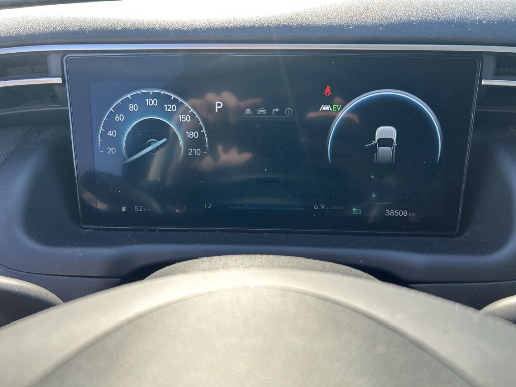 Fahrzeugabbildung Hyundai TUCSON HEV 1.6 T-GDi 6AT 4WD Trend Assist-P. el.Heckklappe Navi Digitales Cockpit
