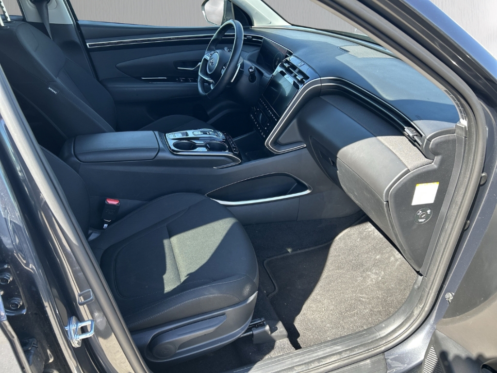 Fahrzeugabbildung Hyundai TUCSON HEV 1.6 T-GDi 6AT 4WD Trend Assist-P. el.Heckklappe Navi Digitales Cockpit