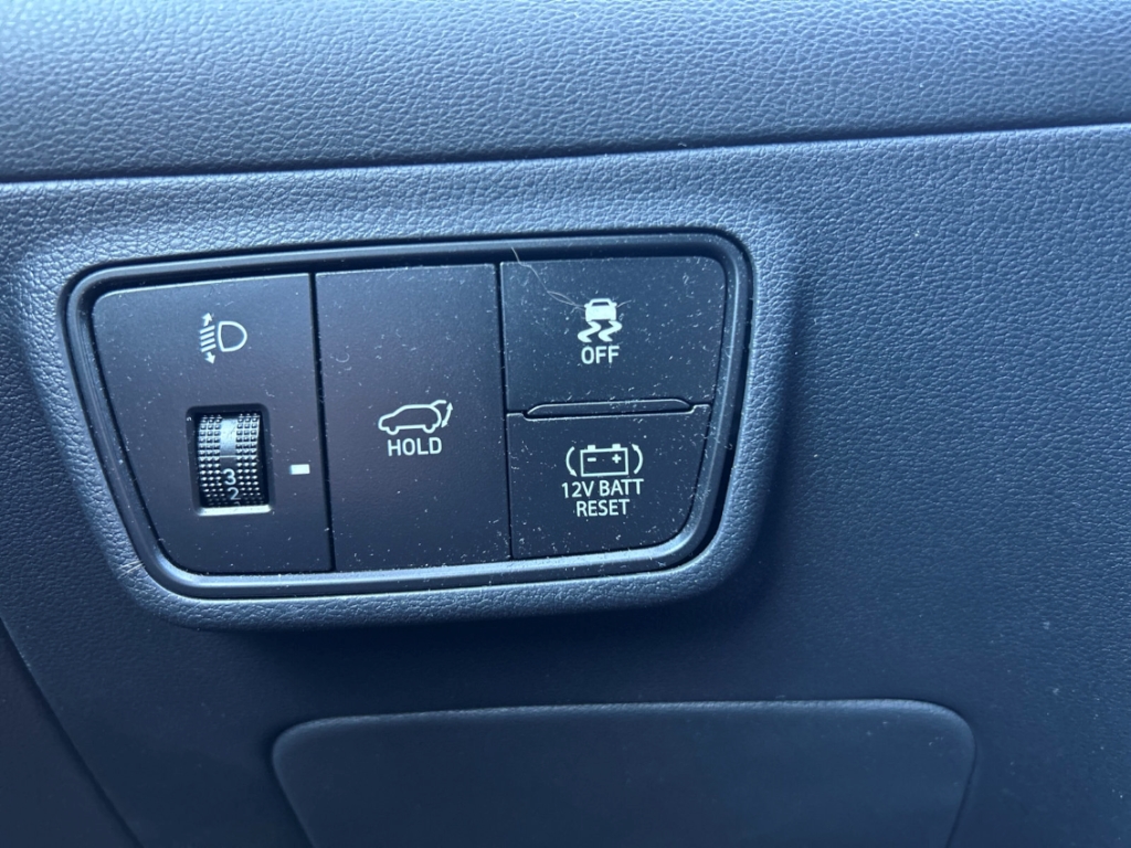 Fahrzeugabbildung Hyundai TUCSON HEV 1.6 T-GDi 6AT 4WD Trend Assist-P. el.Heckklappe Navi Digitales Cockpit