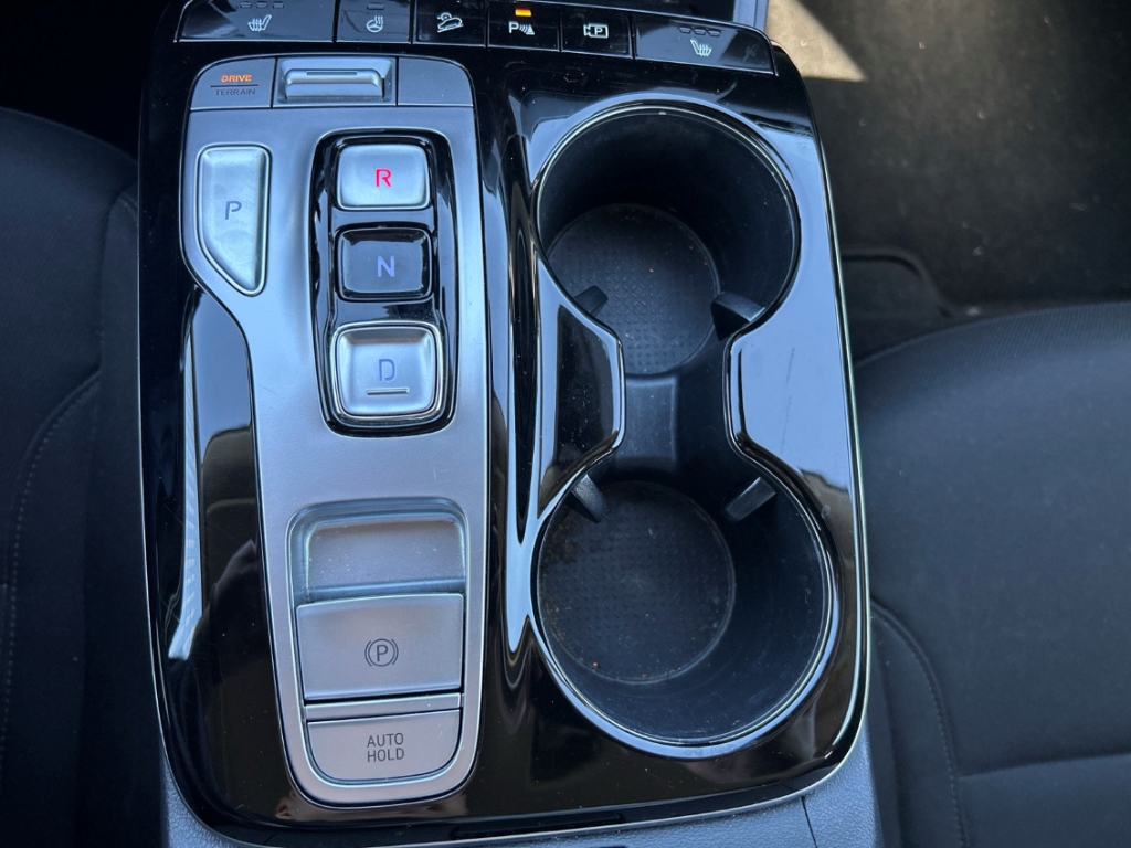 Fahrzeugabbildung Hyundai TUCSON HEV 1.6 T-GDi 6AT 4WD Trend Assist-P. el.Heckklappe Navi Digitales Cockpit