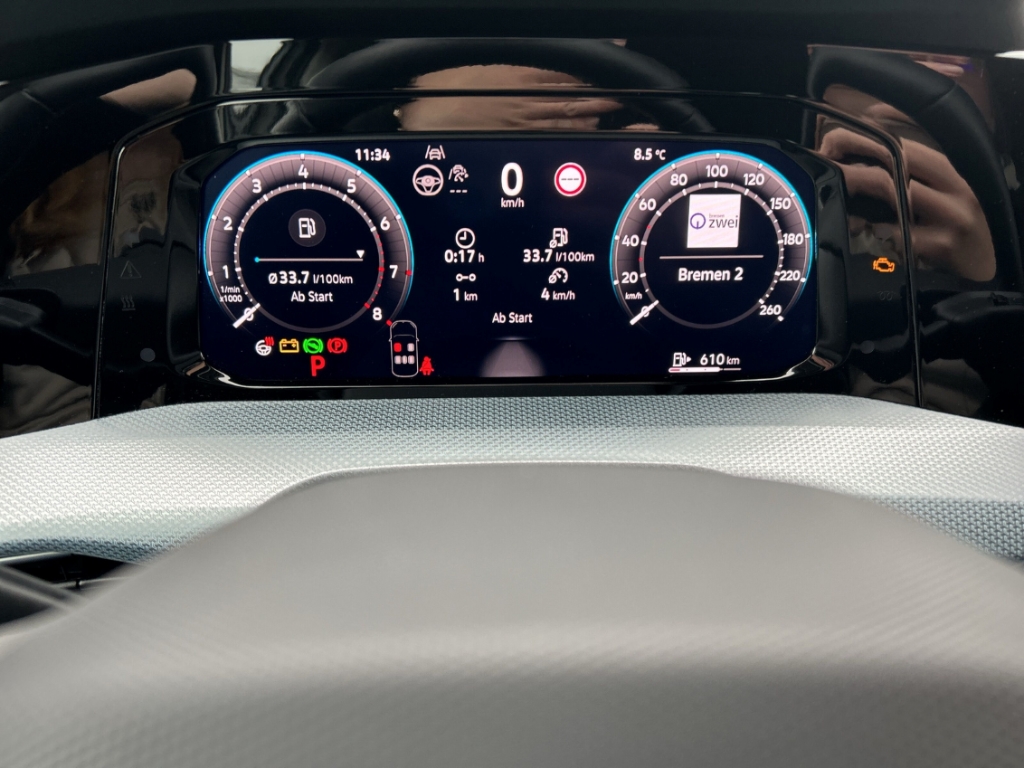 Fahrzeugabbildung Volkswagen Golf Life 1.5 eTSI DSG OPF LED