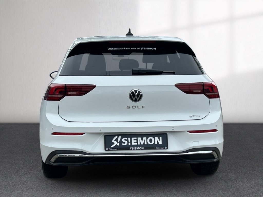 Fahrzeugabbildung Volkswagen Golf Life 1.5 eTSI DSG OPF LED