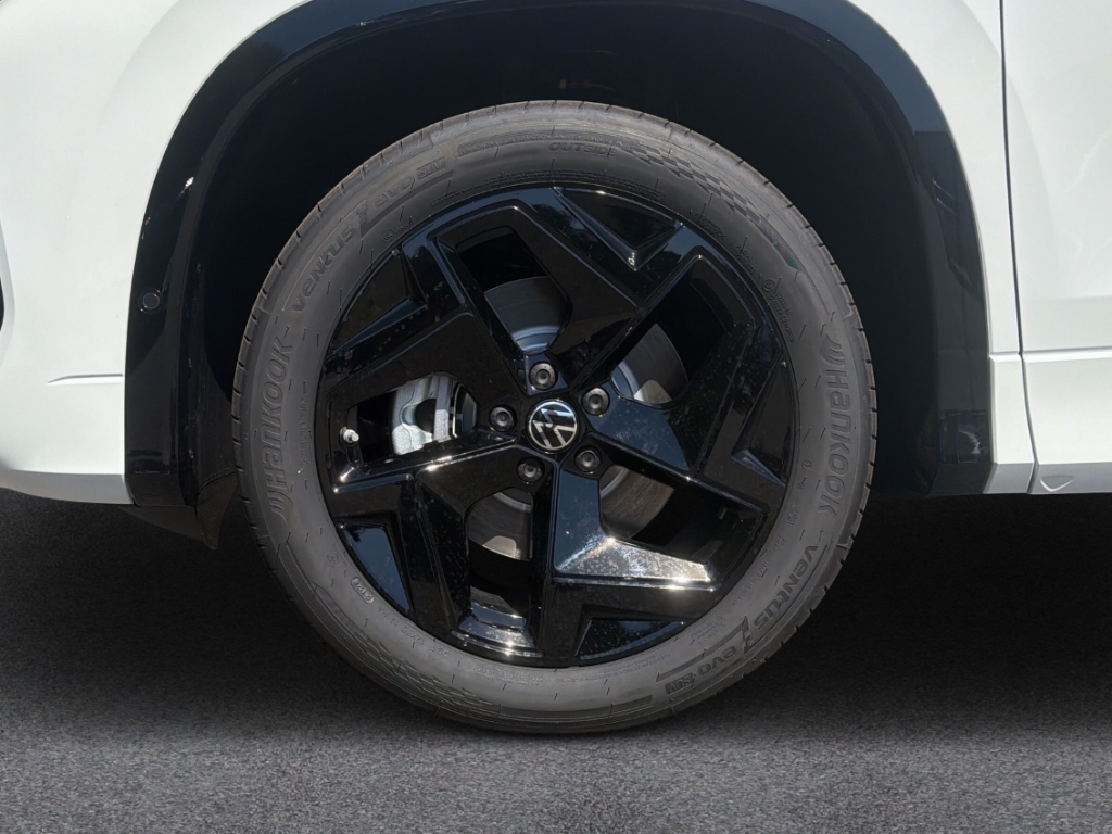 Fahrzeugabbildung Volkswagen Tayron R-Line 2.0 TDI DSG 4M Black Style AHK PANO