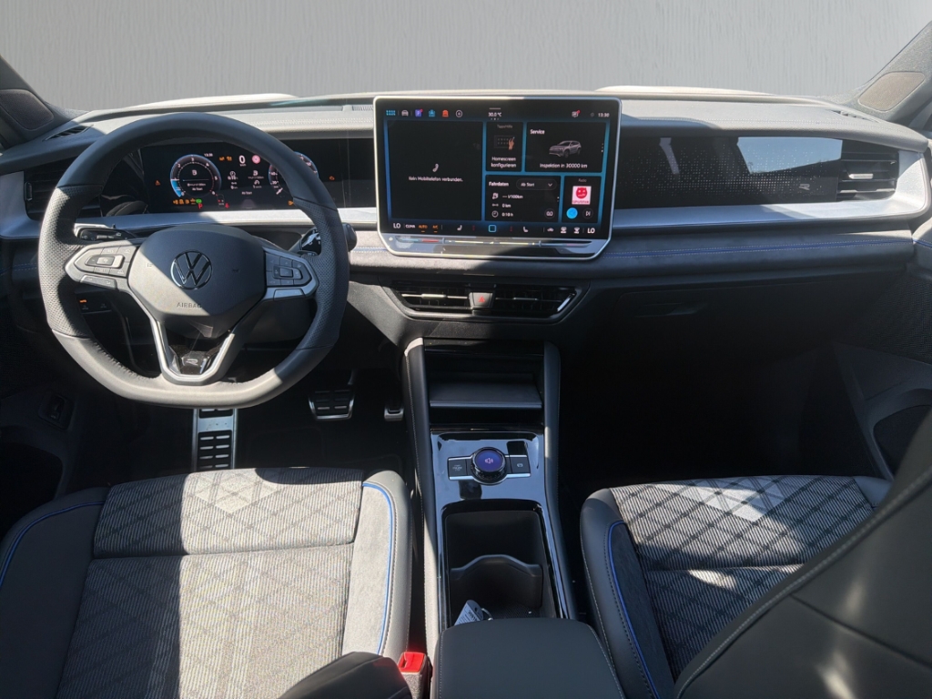 Fahrzeugabbildung Volkswagen Tayron R-Line 2.0 TDI DSG 4M Black Style AHK PANO