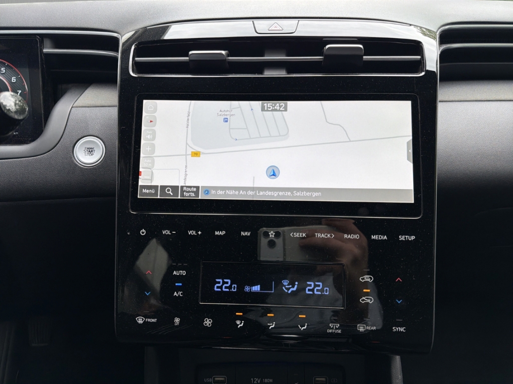 Fahrzeugabbildung Hyundai TUCSON 1.6 T-GDi MT 2WD ADVANTAGE Navi Digitales Cockpit Soundsystem