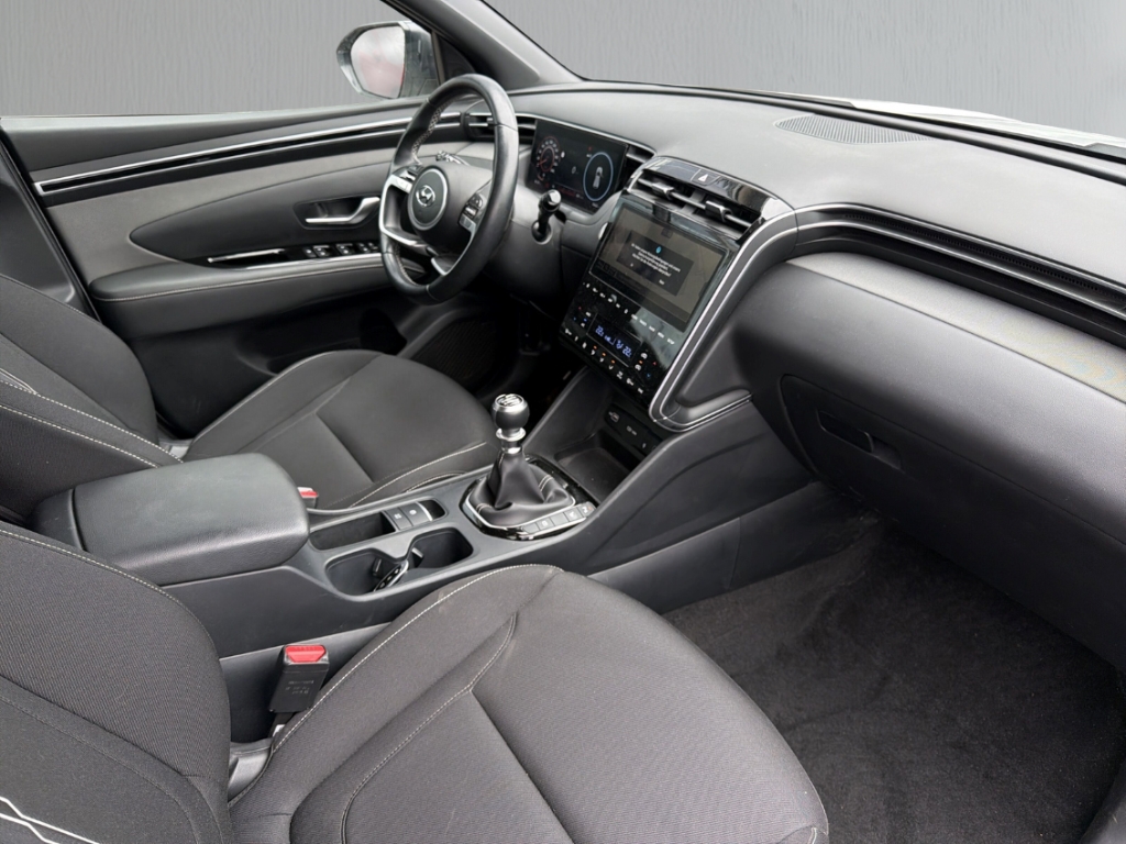 Fahrzeugabbildung Hyundai TUCSON 1.6 T-GDi MT 2WD ADVANTAGE Navi Digitales Cockpit Soundsystem